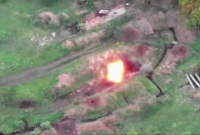 Украинские военные метким ударом уничтожили БМП боевиков в Донбассе (видео)