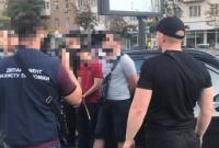 В Киеве задержали двух прокуроров, вымогавших пять тысяч долларов взятки