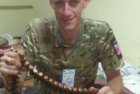 Офицер ВСУ показал ликвидированного на Донбассе российского наемника