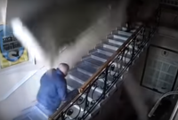 На людей. Появилось видео обрушения потолка в ГУ полиции Одессы