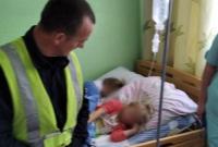 Двое маленьких детей попали в больницу с алкогольным отравлением