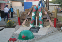"Из пластилина": в сети смеются с нового памятника боевикам в ЛНР