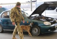 В КПВВ на Донбассе в очередях застряли более 300 автомобилей
