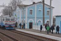 На Донбассе возобновили движение поездов до станции Скотоватая после обстрела боевиков