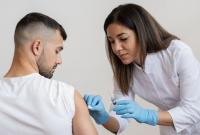 В Латвии украинцы смогут бесплатно вакцинироваться от COVID: названо условие