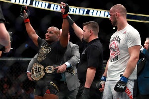 UFC 220: Кормье нокаутировал Оздемира