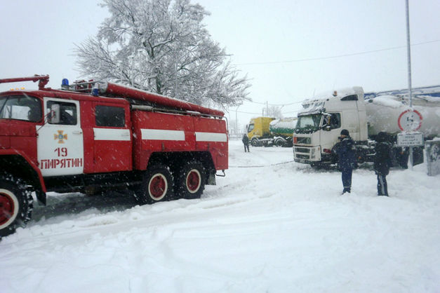 В Украине остаются обесточенными 322 населенных пункта в четырех областях