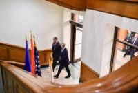 П.Порошенко пригласил министра обороны США посетить Украину с визитом