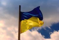 На Луганщине пьяный мужчина, вернувшись с заработков в РФ, поиздевался над украинским флагом