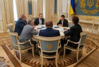 Зеленский обсудил с членами Меджлиса шаги по защите крымчан Зеленский обсудил с членами Меджлиса шаги по защите крымчан