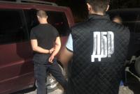 На Буковине задержали полицейского за сбыт наркотиков На Буковине задержали полицейского за сбыт наркотиков